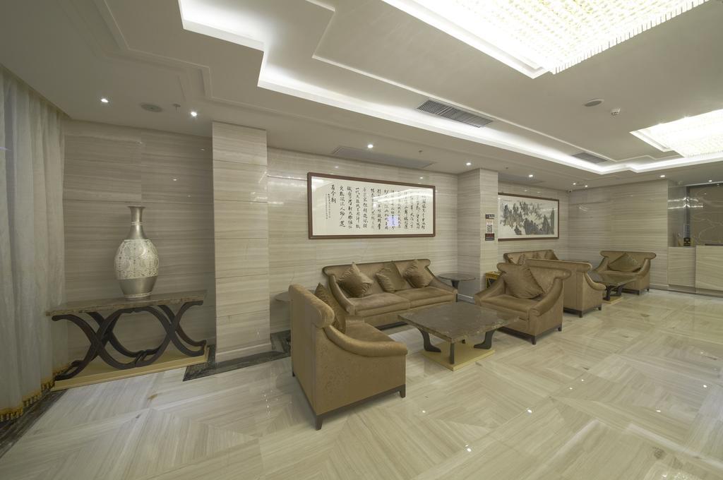 V8 Hotel Train Station גואנגג'ואו מראה חיצוני תמונה