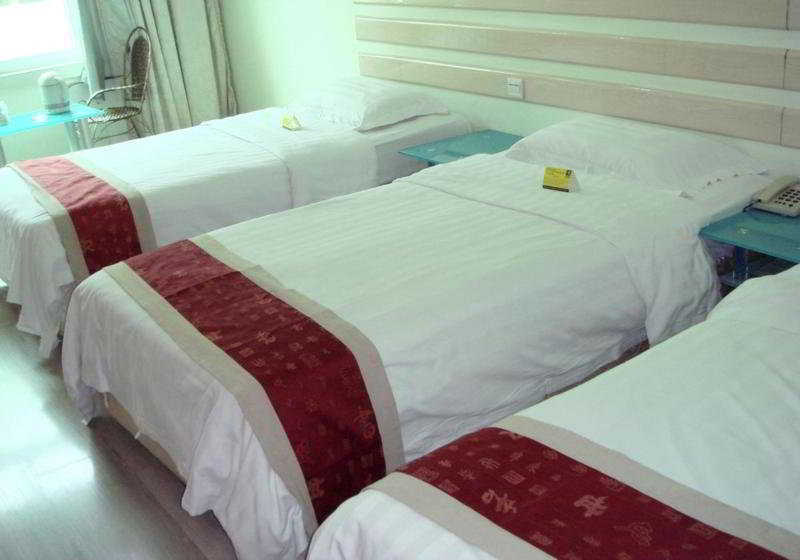 V8 Hotel Train Station גואנגג'ואו מראה חיצוני תמונה