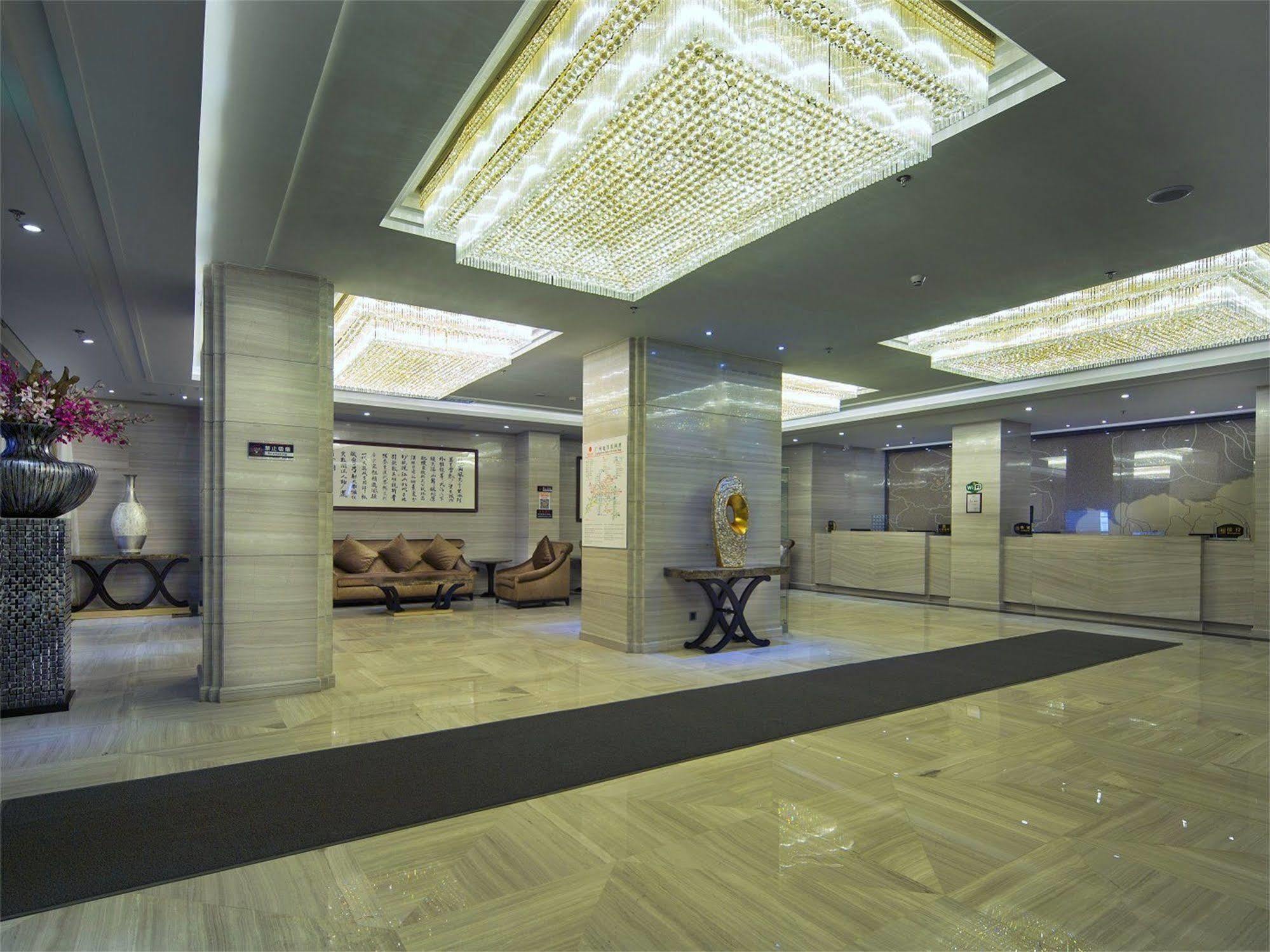 V8 Hotel Train Station גואנגג'ואו מראה חיצוני תמונה