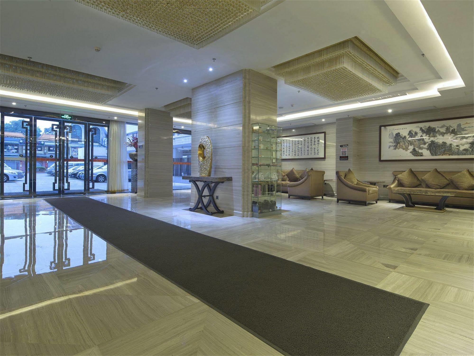 V8 Hotel Train Station גואנגג'ואו מראה חיצוני תמונה