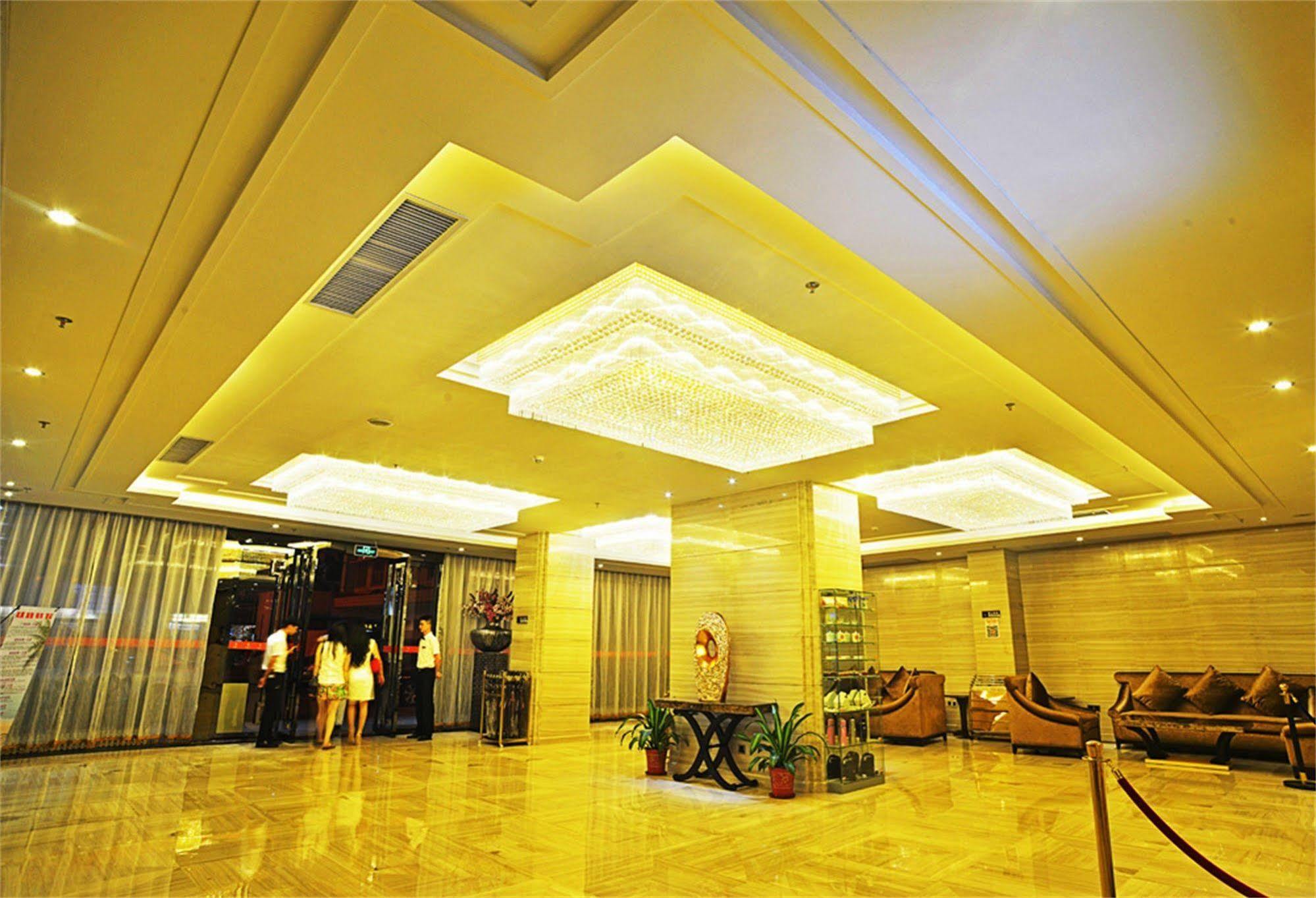 V8 Hotel Train Station גואנגג'ואו מראה חיצוני תמונה