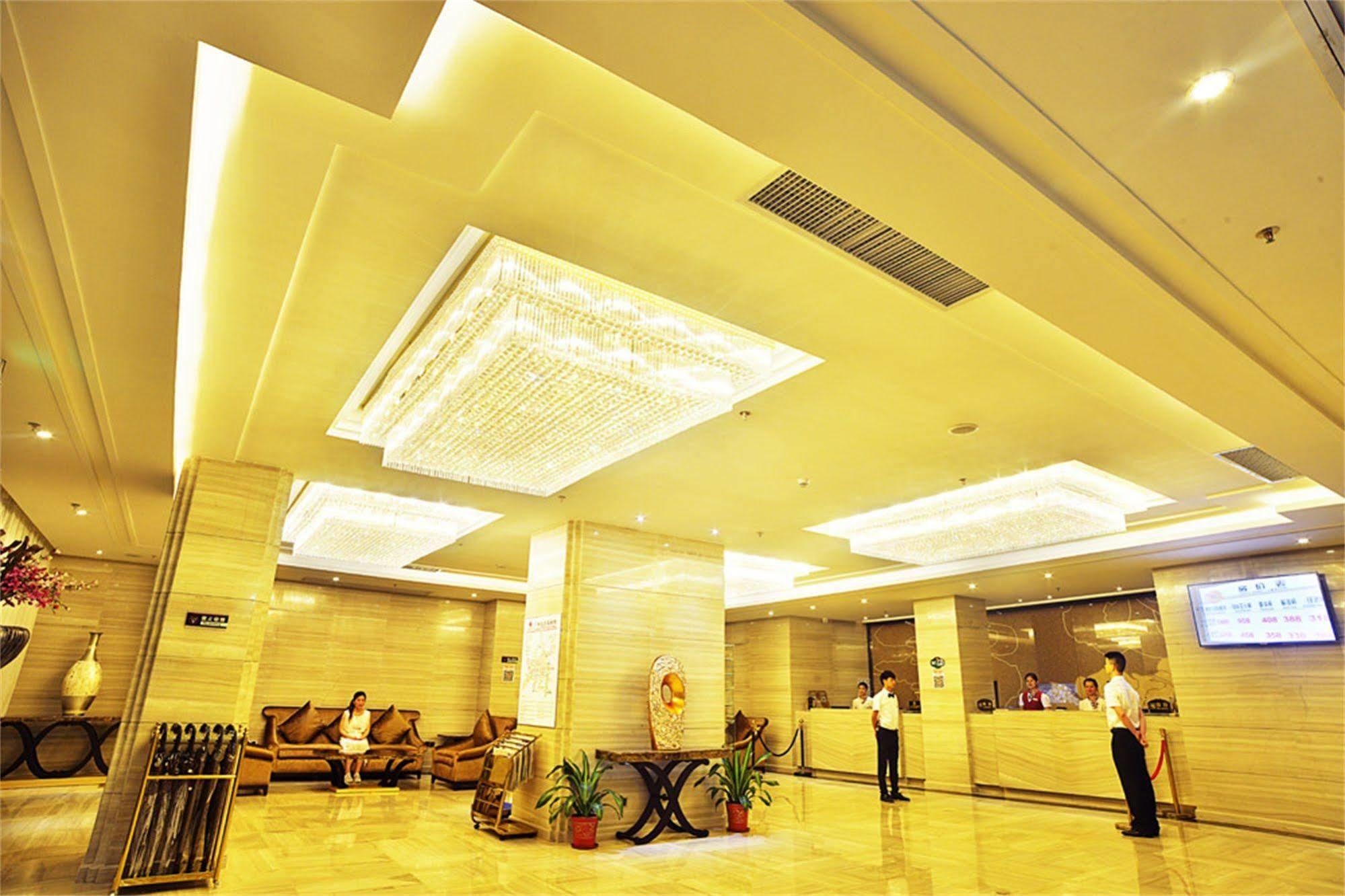 V8 Hotel Train Station גואנגג'ואו מראה חיצוני תמונה